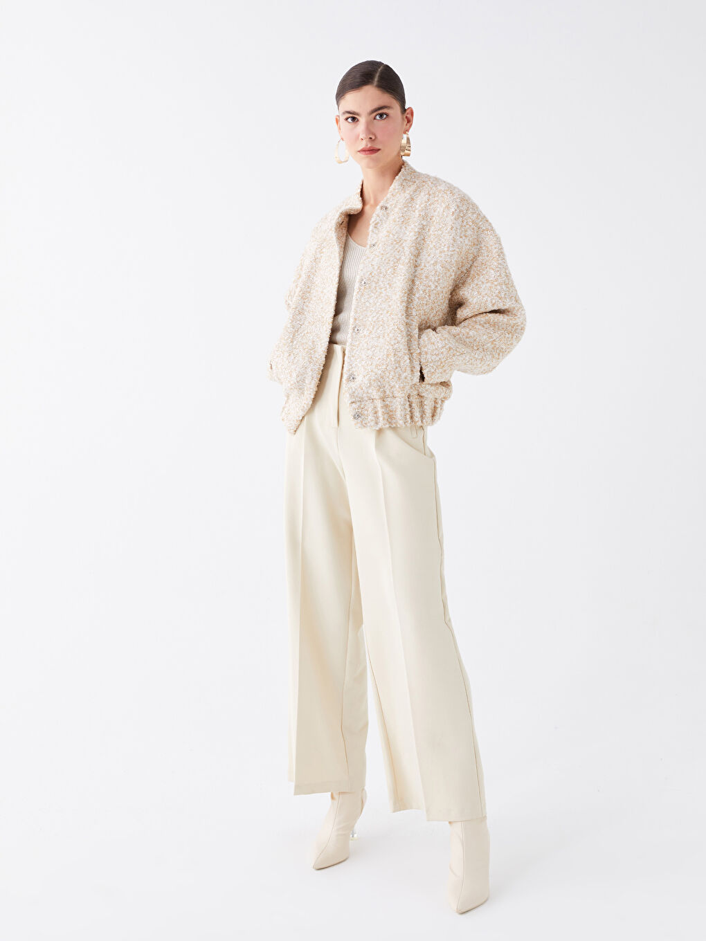 Bej Dik Yaka Düz Uzun Kollu Kadın Tüvit Ceket-2