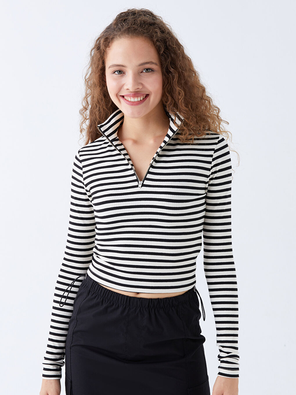 Ekru Dik Yaka Çizgili Uzun Kollu Kadın Crop