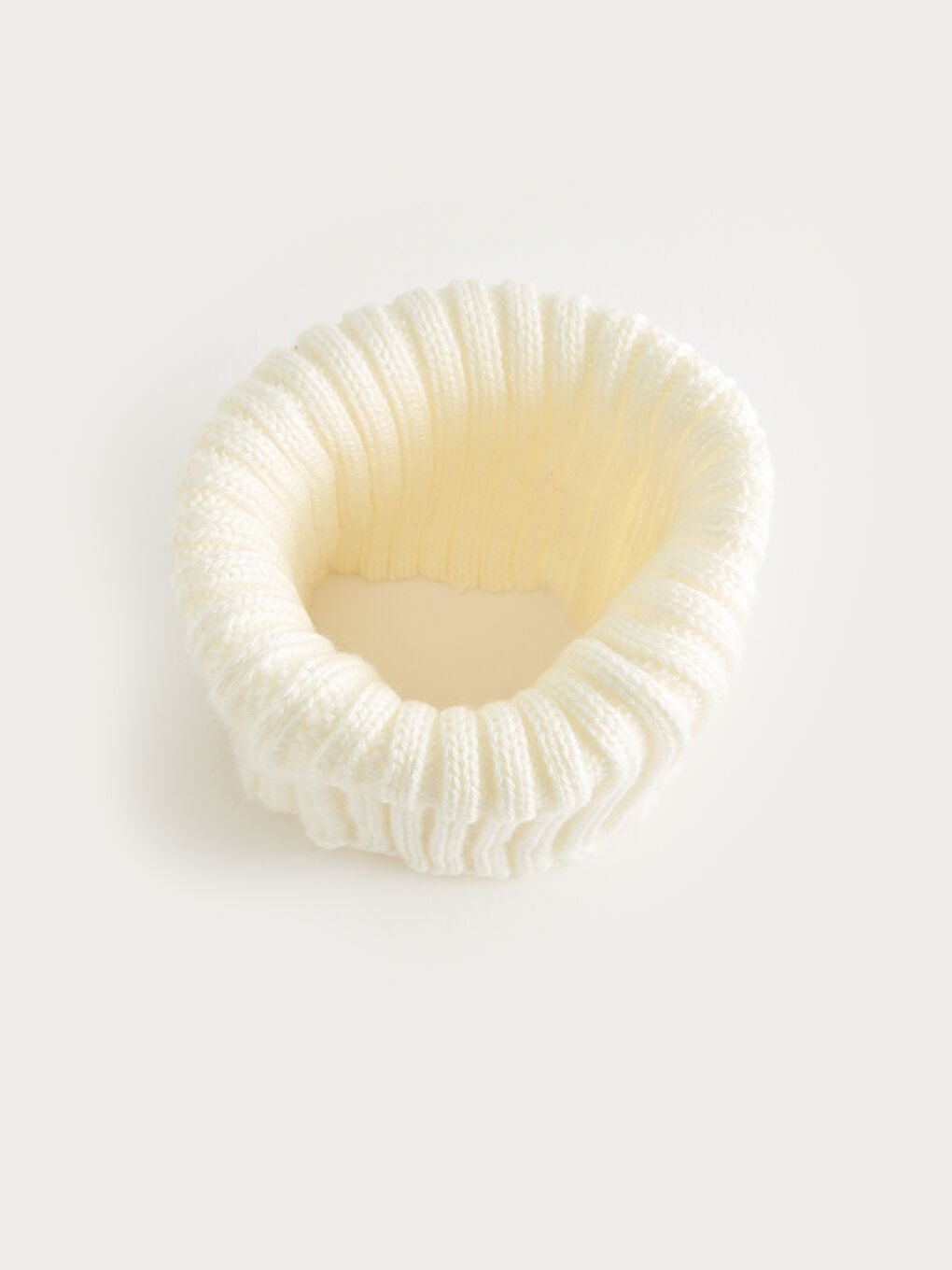 Girl's Embroidered Knitwear Beret, Gloves and Scarf-2