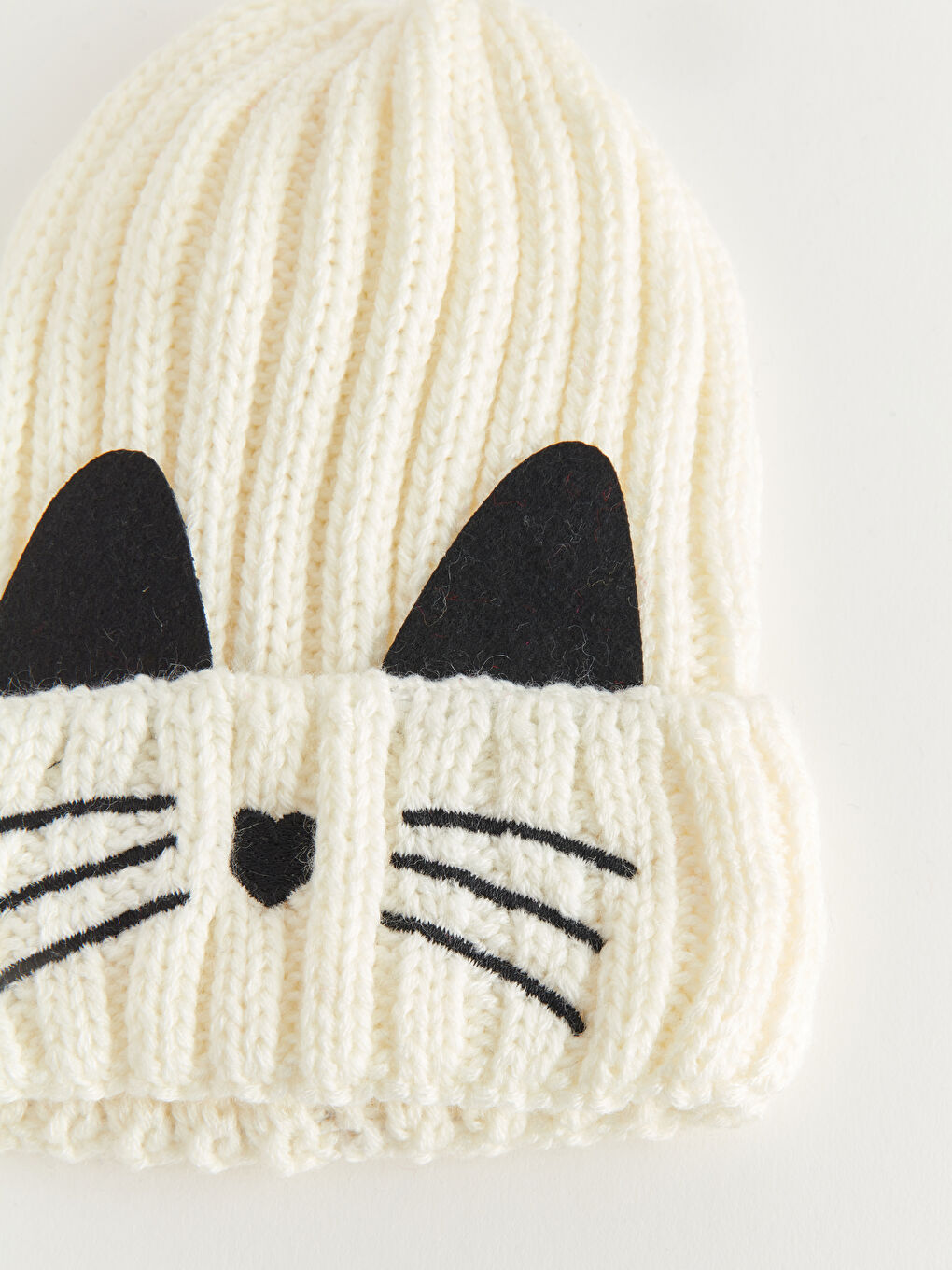 Girl's Embroidered Knitwear Beret, Gloves and Scarf-3