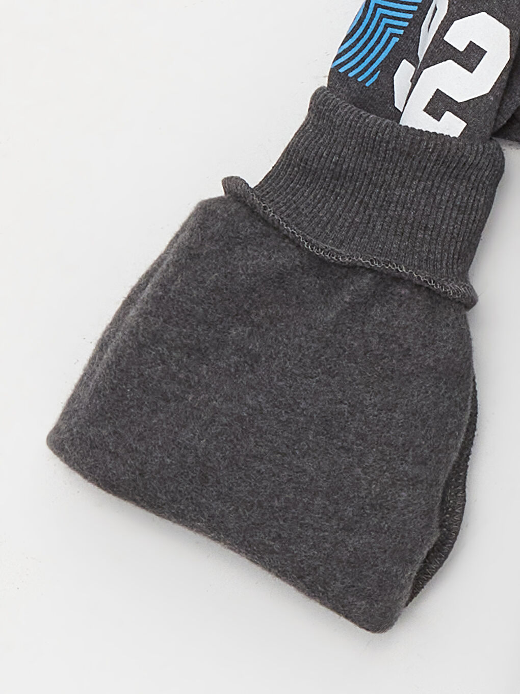 ნაბეჭდი გრძელმკლავიანი ბიჭებისთვის კაპიუშონიანი მაისური-3