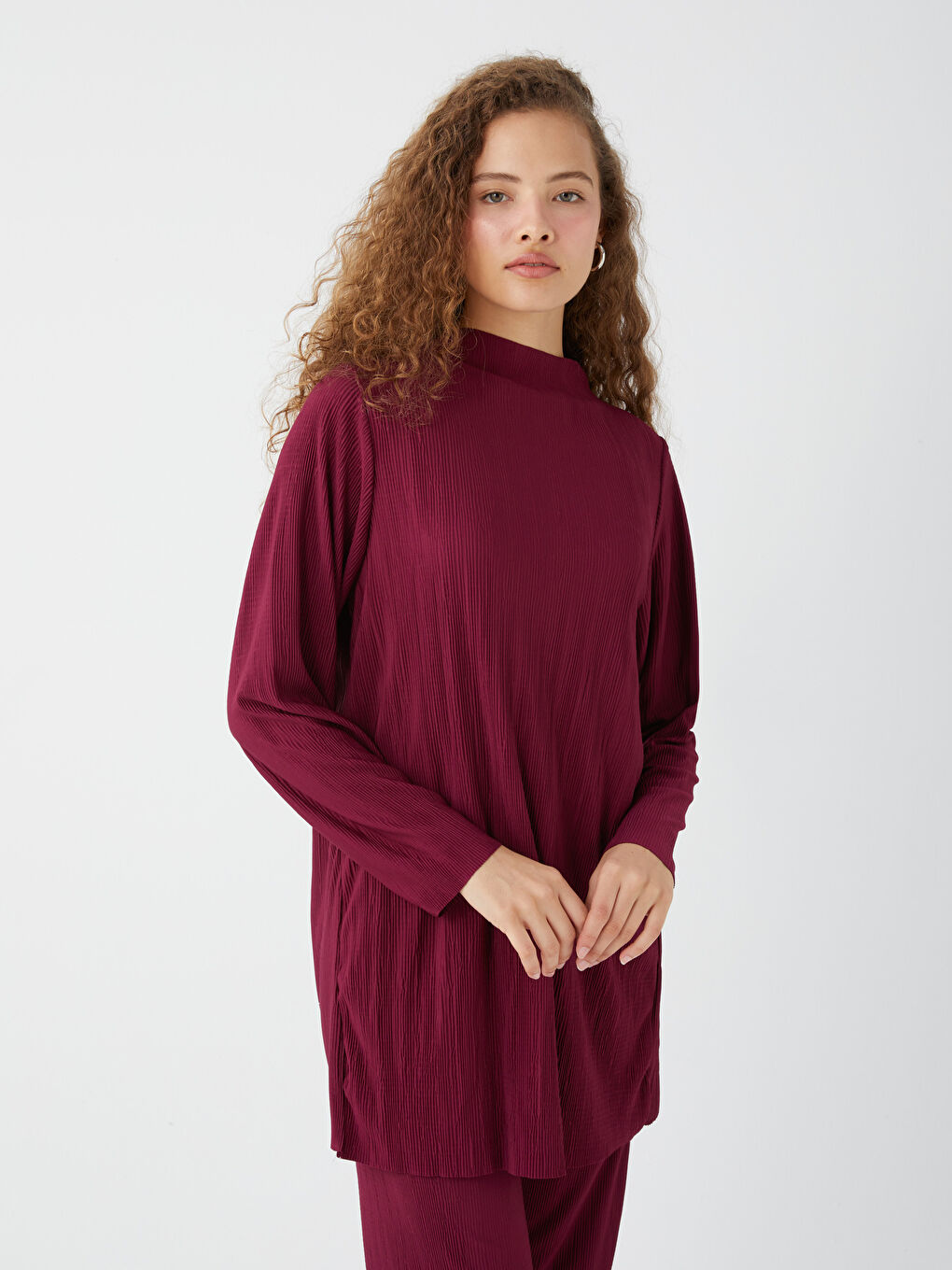 LCWAIKIKI Classic Bordo Dik Yaka Düz Uzun Kollu Oversize Kadın Tunik - 1