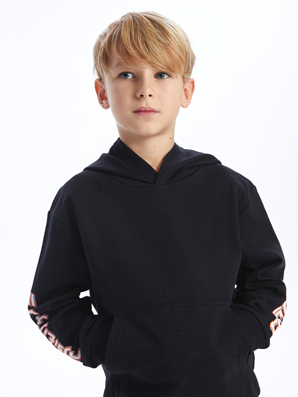 Siyah Baskılı Uzun Kollu Erkek Çocuk Hoodie-1