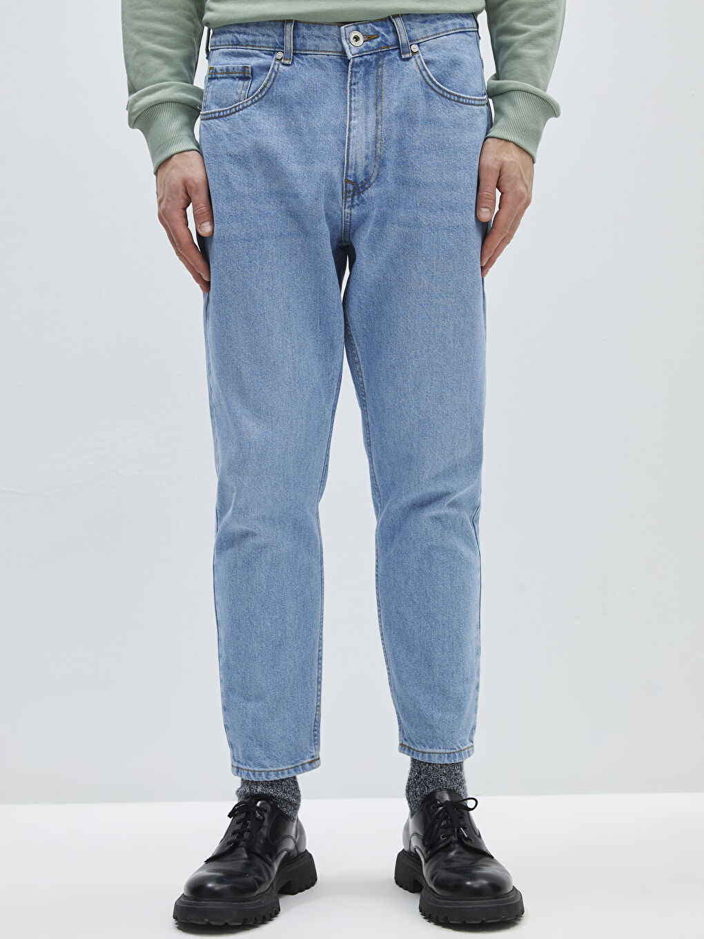 Loose Fit Men's Jeans-2