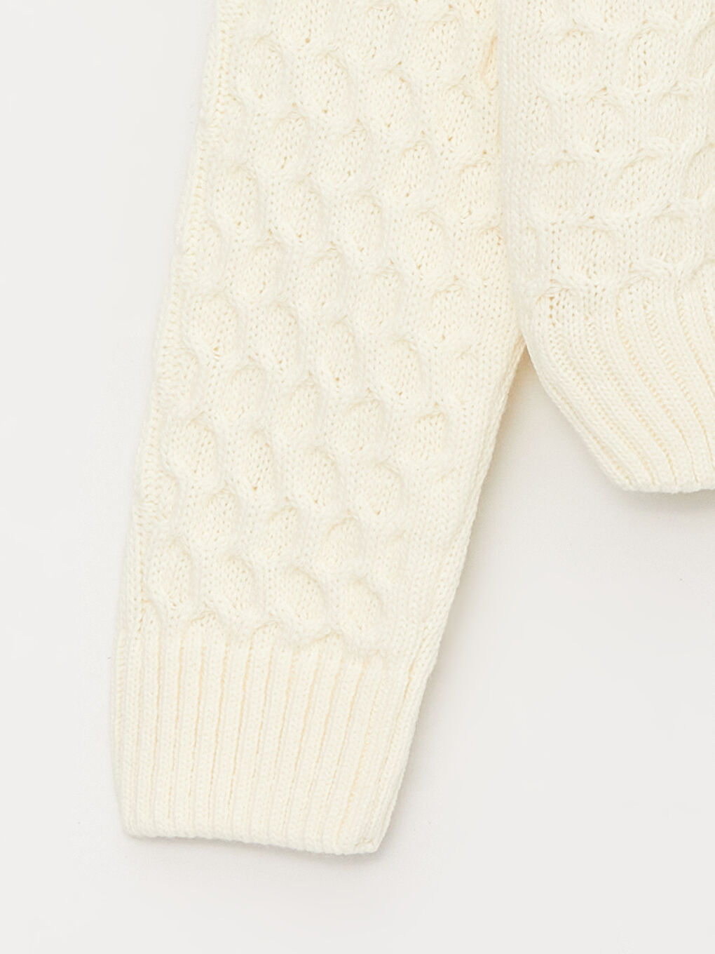 كنزة صوفية تريكو بناتي برقبة دائرية ونقشة مضفرة وكم طويل-2