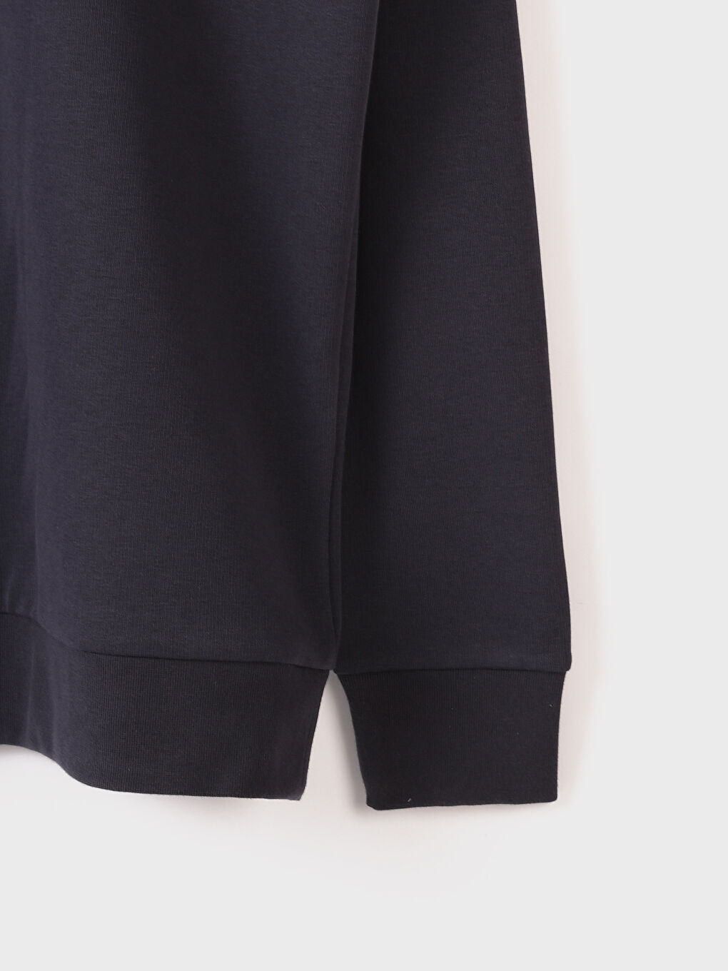 سويت شيرت تخين كم طويل مطبوع بياقة قمع للرجال-2