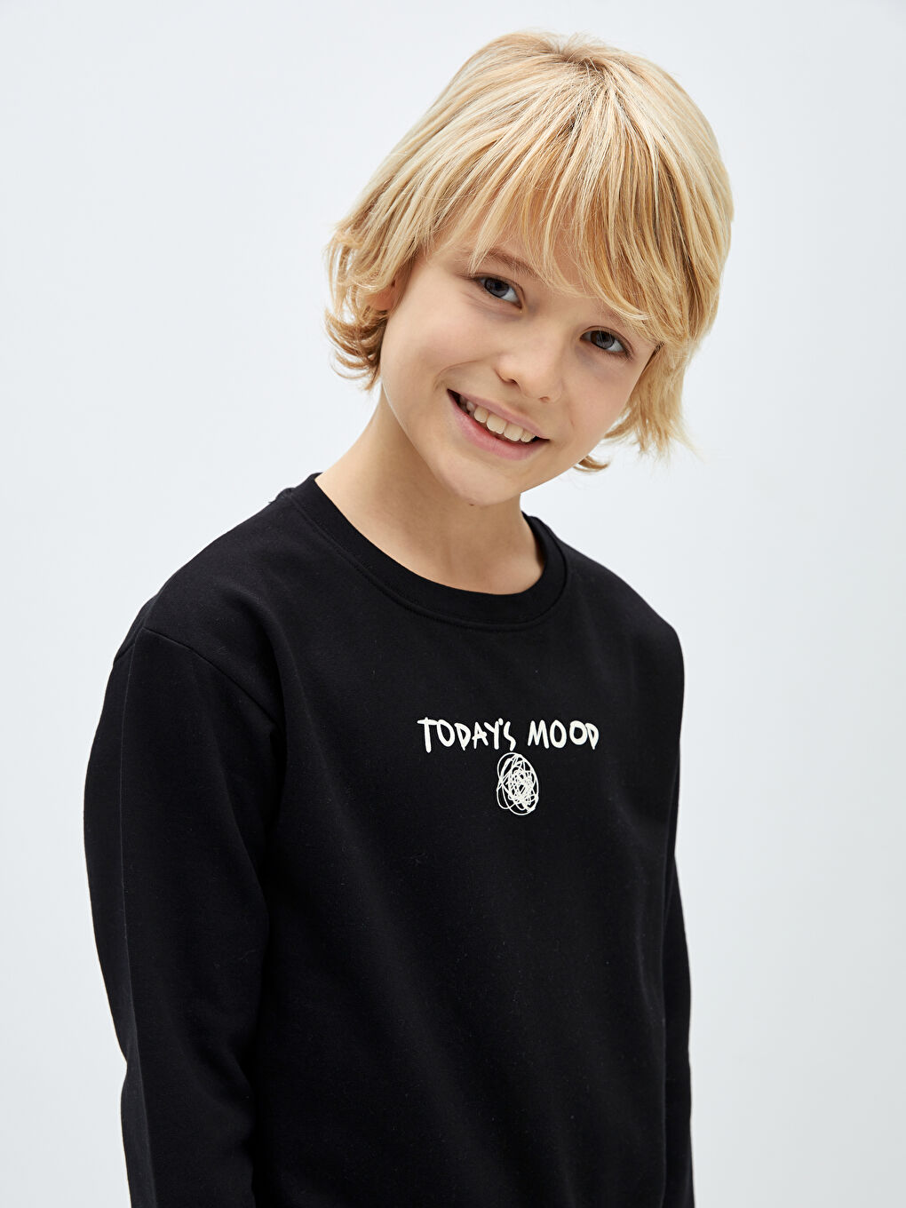 LCW Kids Yeni Siyah Bisiklet Yaka Baskılı Uzun Kollu Erkek Çocuk Sweatshirt