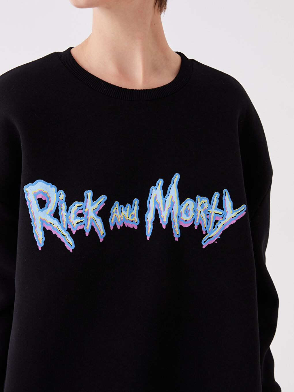 XSIDE Yeni Siyah Bisiklet Yaka Rick and Morty Baskılı Oversize Kadın Kalın Sweatshirt - 3