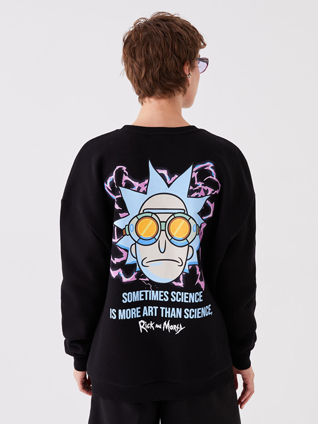 XSIDE Yeni Siyah Bisiklet Yaka Rick and Morty Baskılı Oversize Kadın Kalın Sweatshirt - 4