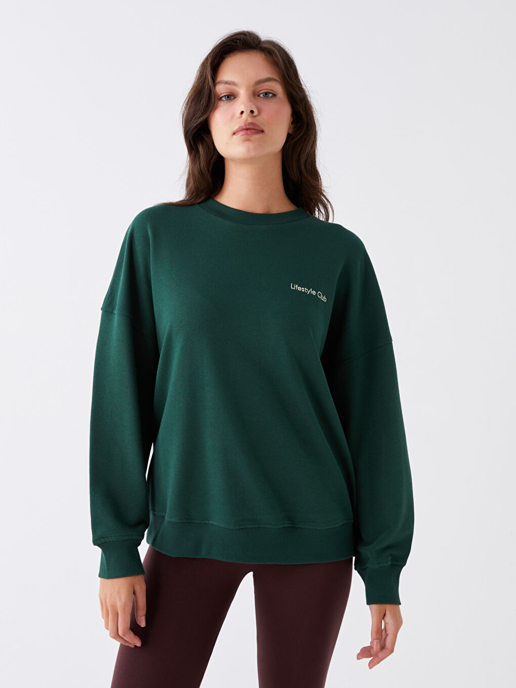 LCW Vision Koyu Yeşil Bisiklet Yaka Nakışlı Uzun Kollu Oversize Kadın Sweatshirt - 1