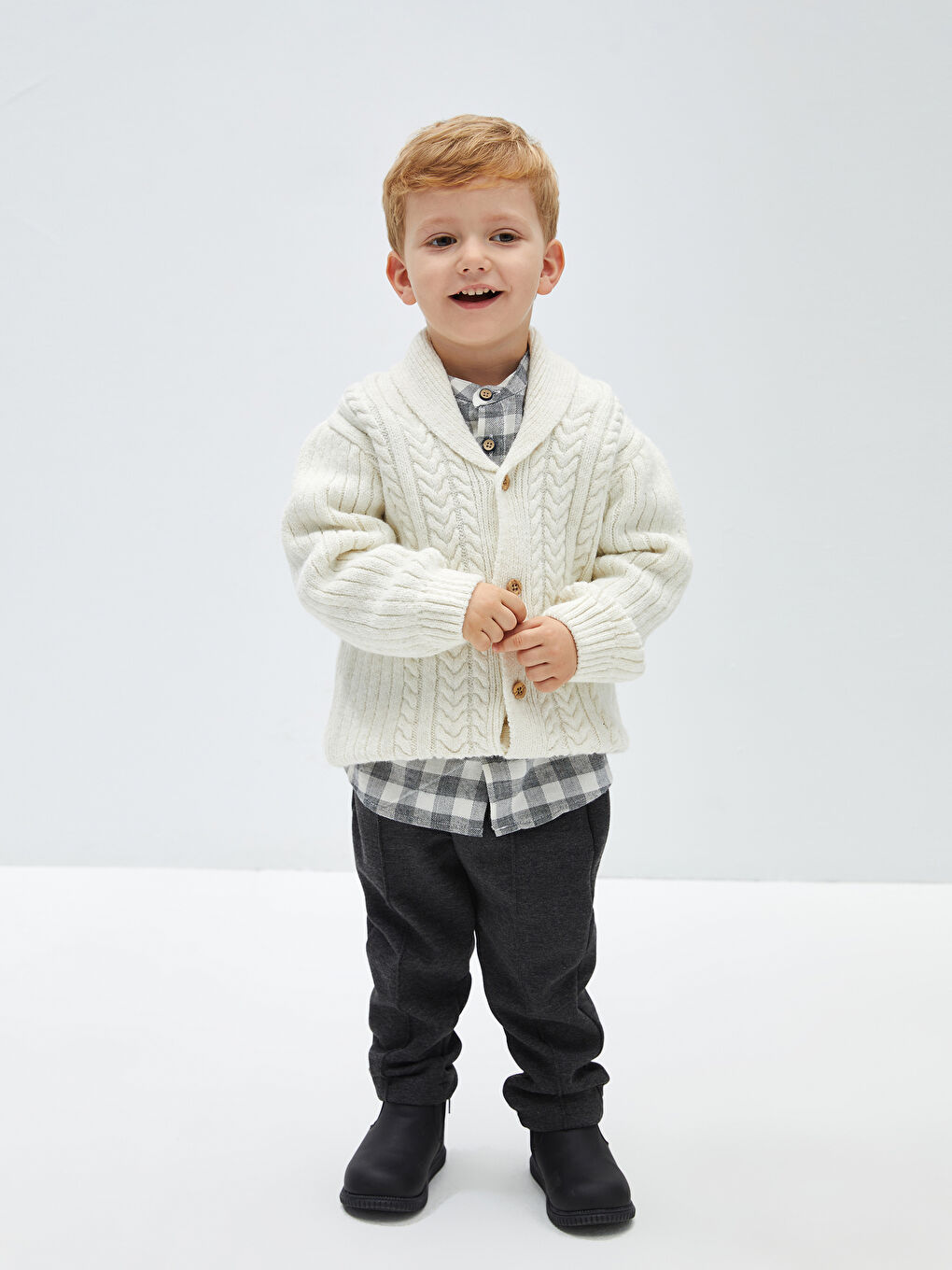 Siyah Beli Lastikli Erkek Çocuk Pantolon