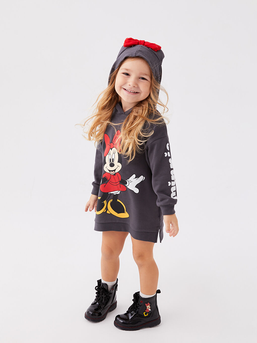 კაპიუშონიანი მინნი მაუსის ნაბეჭდი გრძელმკლავიანი გოგონას კაბა დედა-შვილის კომბინაცია