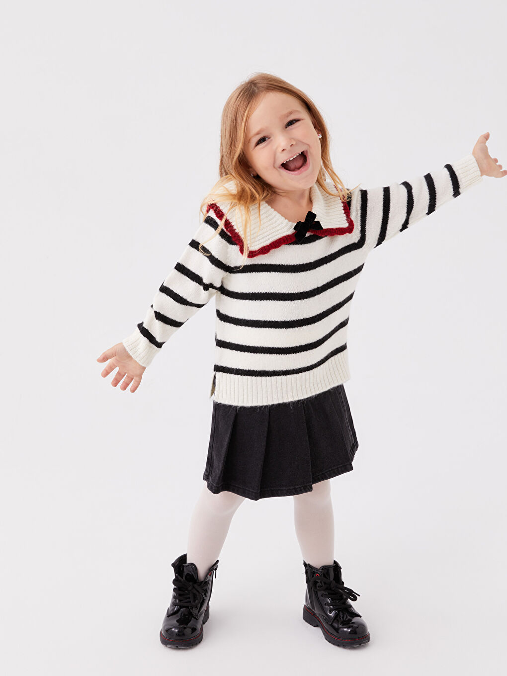 Karışık Beli Lastikli Kız Bebek Jean Şort Etek ve Külotlu Çorap 2'li Takım