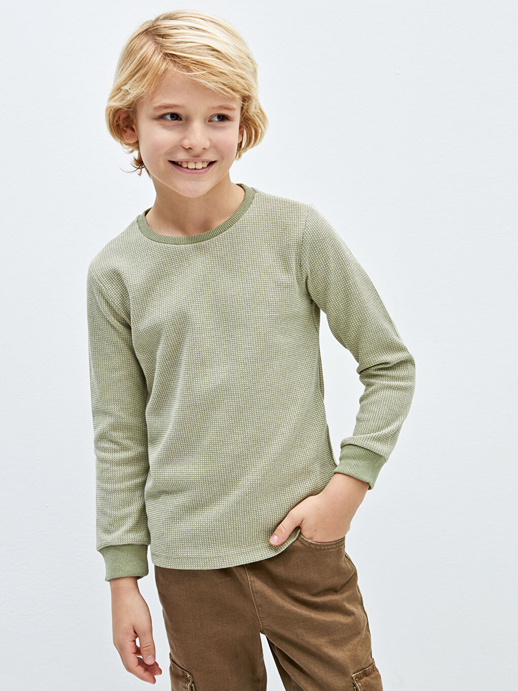 Haki Bisiklet Yaka Uzun Kollu Erkek Çocuk Tişört