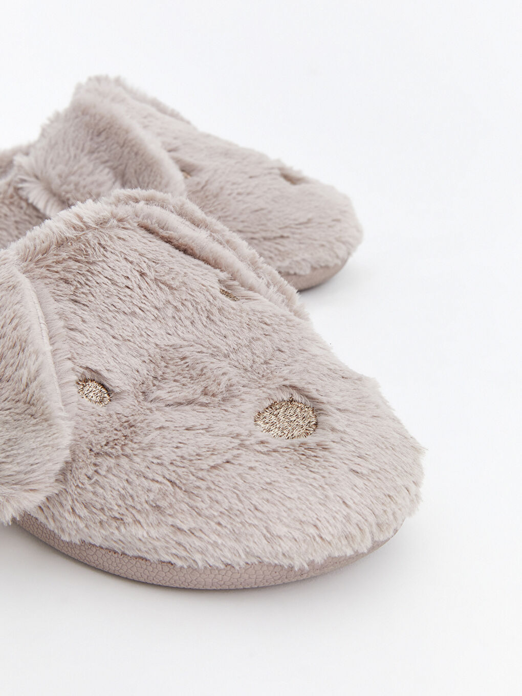 Bej 3D Detaylı Nakışlı Pelüş Kadın Ev Terliği-4