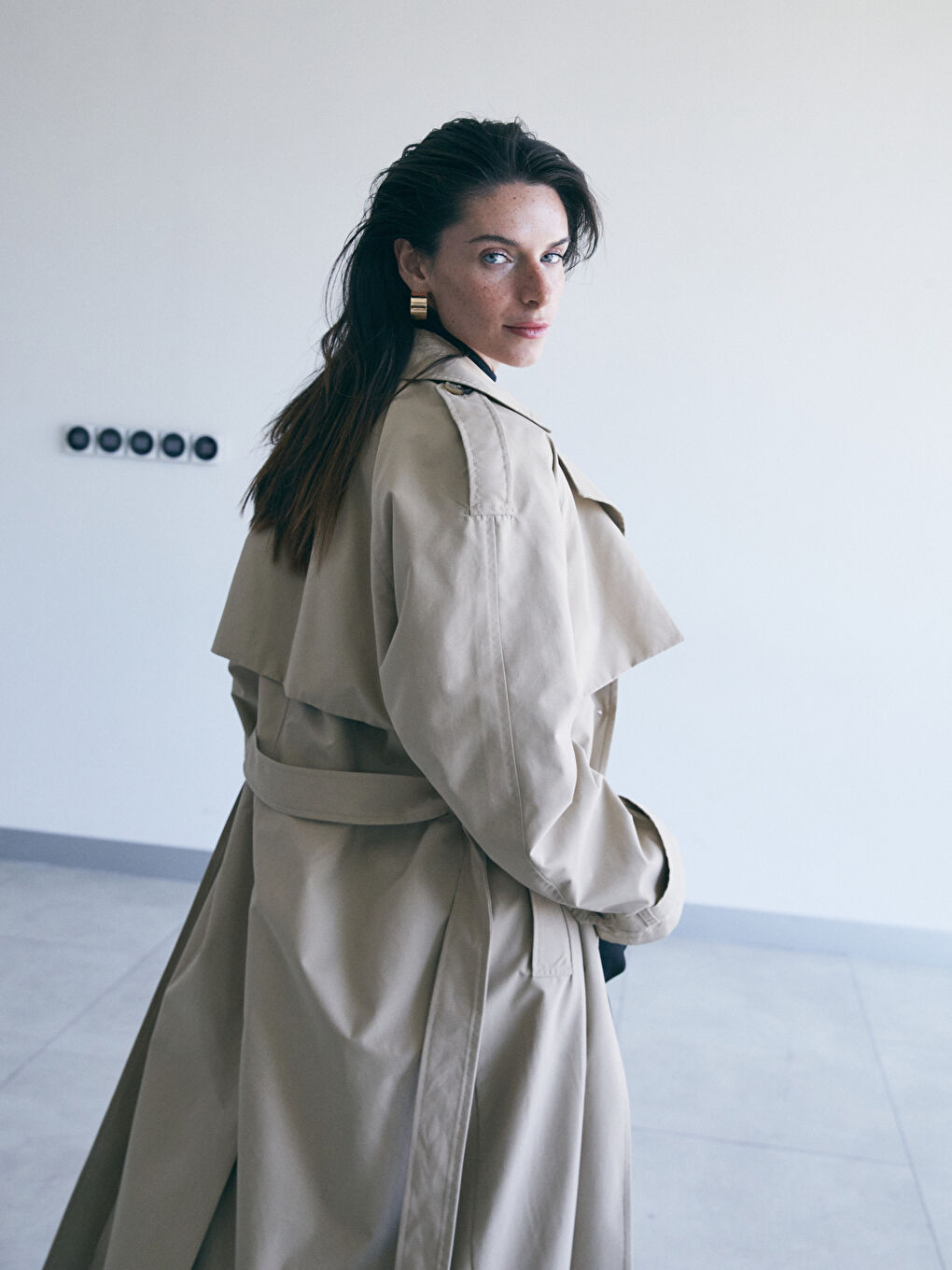 Bej Ceket Yaka Düz Uzun Kollu Kadın Trençkot