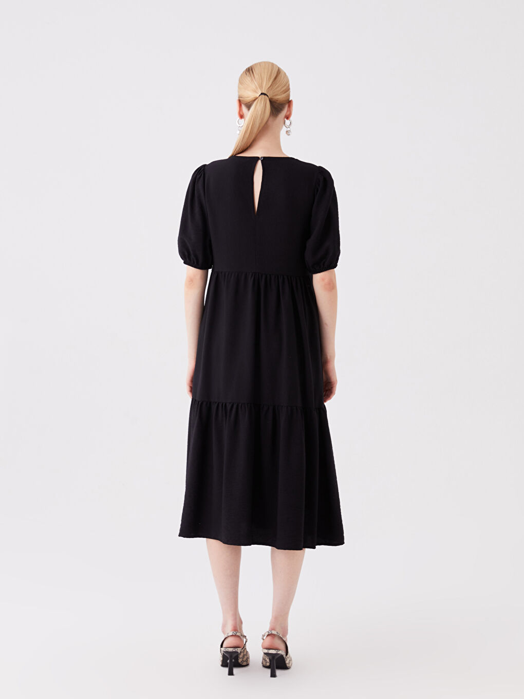 Siyah Bisiklet Yaka Düz Kısa Kollu Kadın Elbise-4