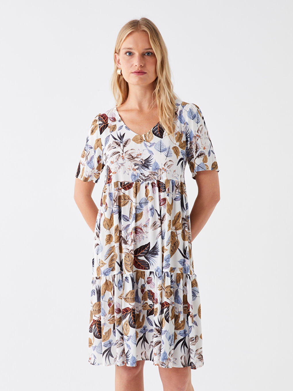 Karışık V Yaka Çiçekli Kısa Kollu Kadın Elbise-1