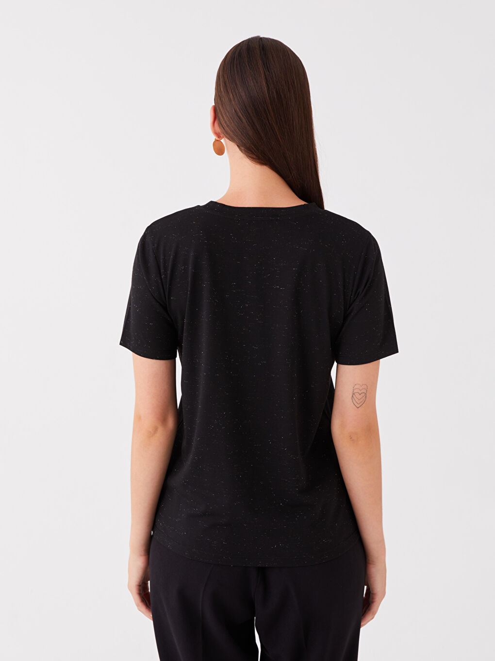 Siyah Bisiklet Yaka Baskılı Kısa Kollu Kadın Tişört-4