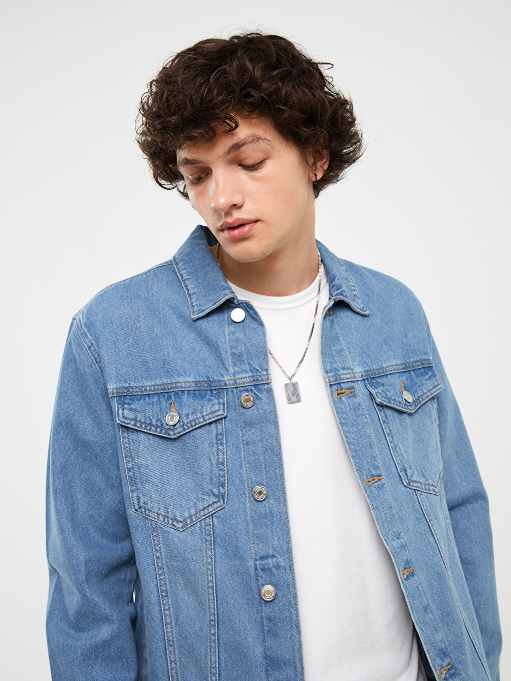 جاكيت جينز رجالي بقصة عادية-1
