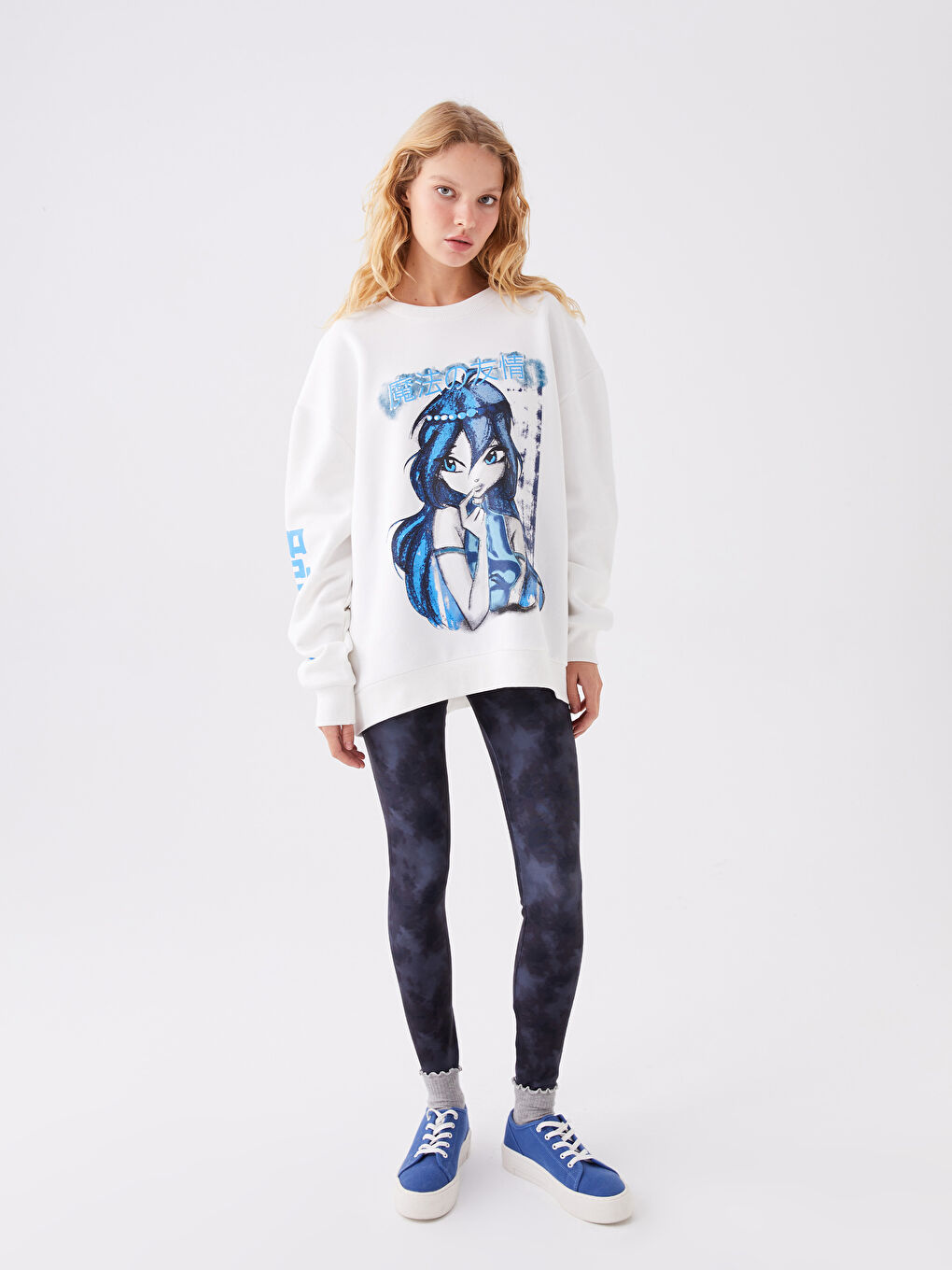 XSIDE Ekru Bisiklet Yaka Winx Club Baskılı Oversize Kadın Kalın Sweatshirt - 1