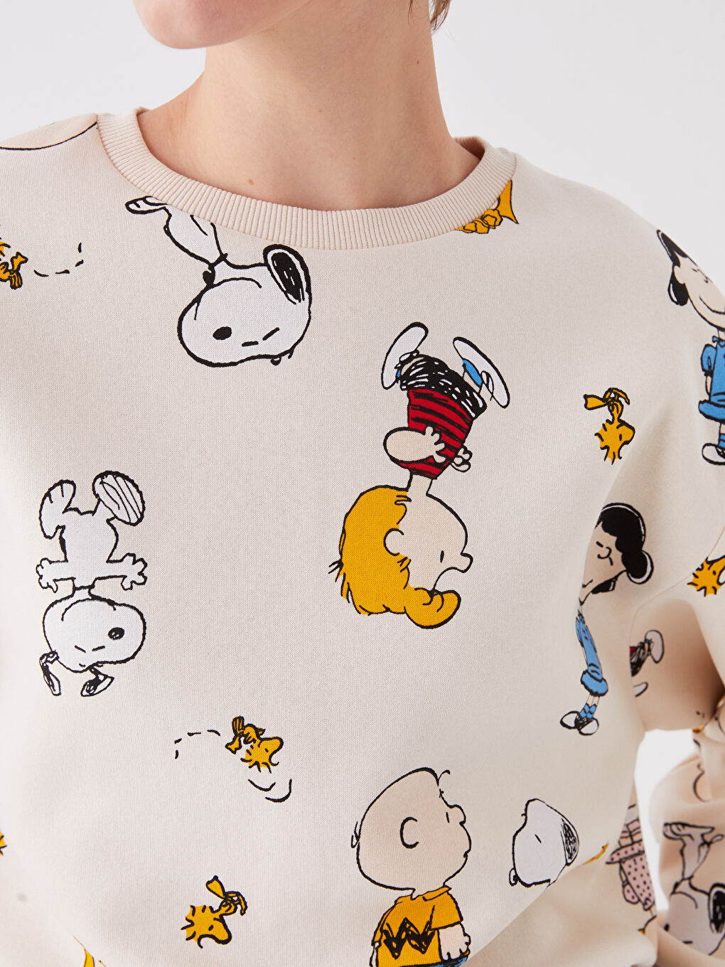 XSIDE Açık Bej Bisiklet Yaka Snoopy Baskılı Kadın Kalın Sweatshirt - 3