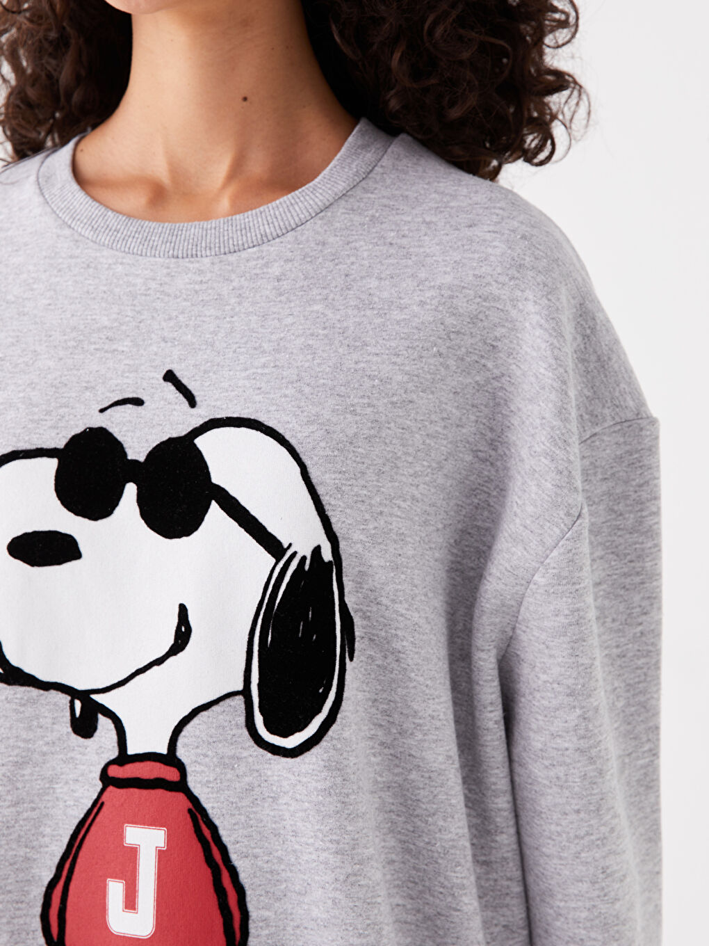 XSIDE Gri Melanj Bisiklet Yaka Snoopy Baskılı Uzun Kollu Oversize Kadın Sweatshirt - 3