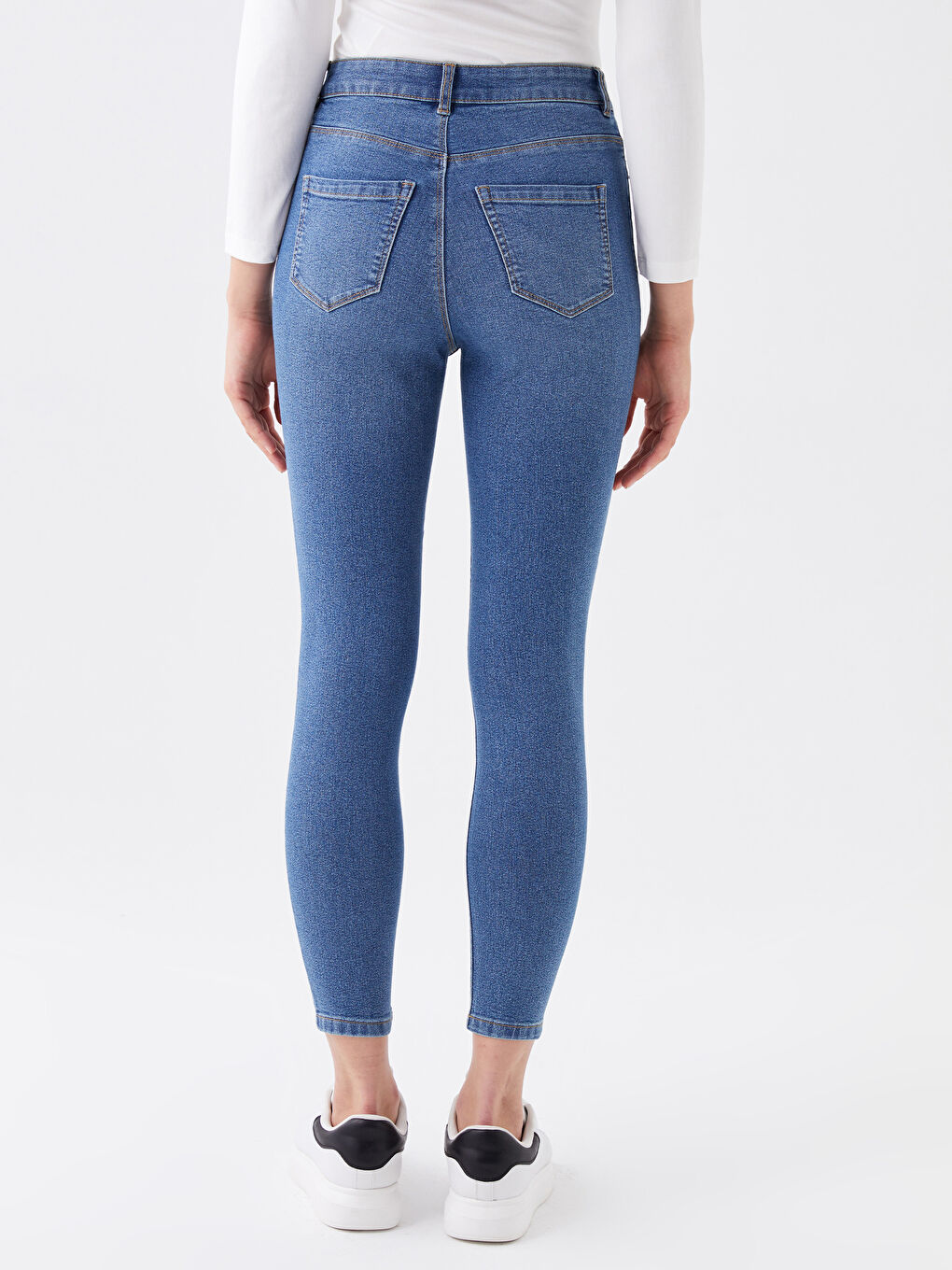 LCW Jeans جینزی ژنانە جۆری سوپەر باریک فیت جوپیته‌ر -W3HB22Z8-507
