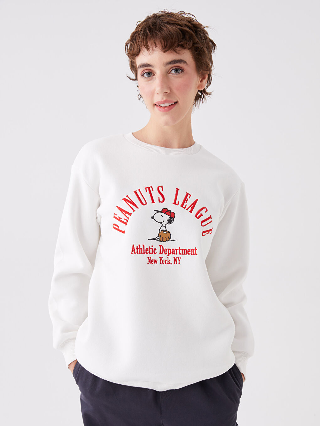 XSIDE Ekru Bisiklet Yaka Snoopy Baskılı Uzun Kollu Oversize Kadın Sweatshirt