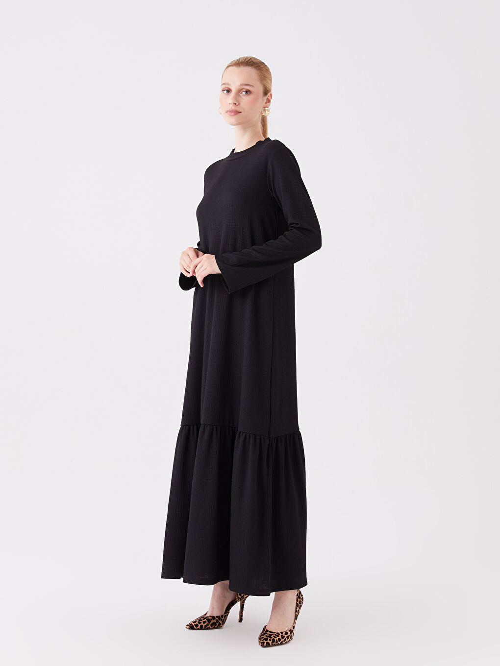 Siyah Bisiklet Yaka Düz Uzun Kollu Elbise-1