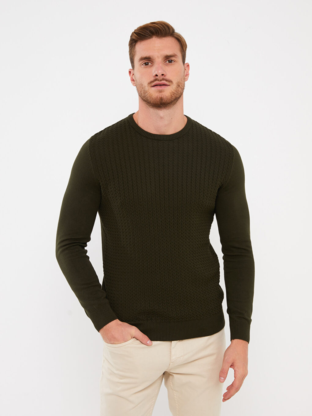 Светр чоловічий трикотажний з круглим вирізом та довгим рукавом-1