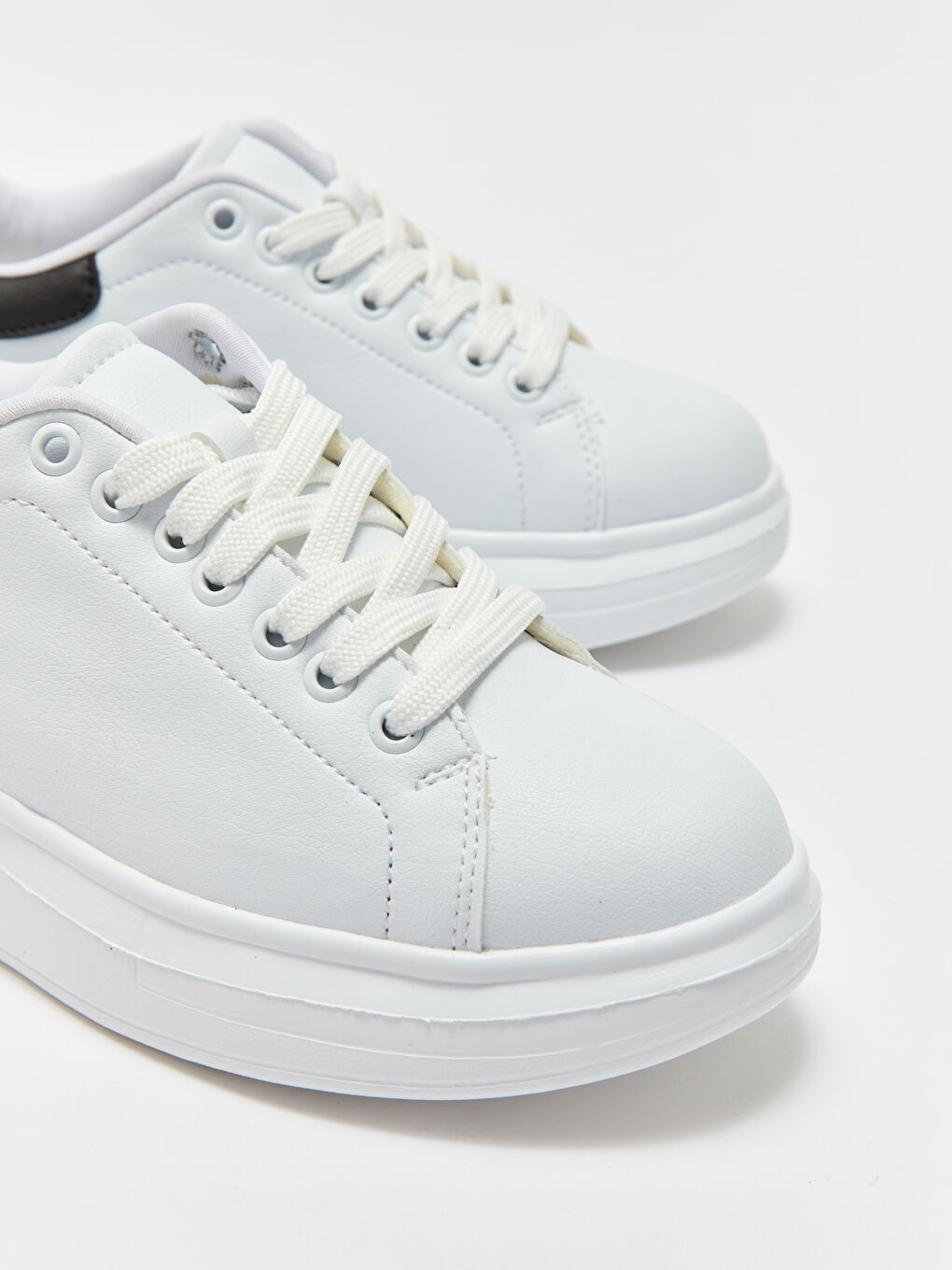 Beyaz Deri Görünümlü Kadın Spor Ayakkabı-2