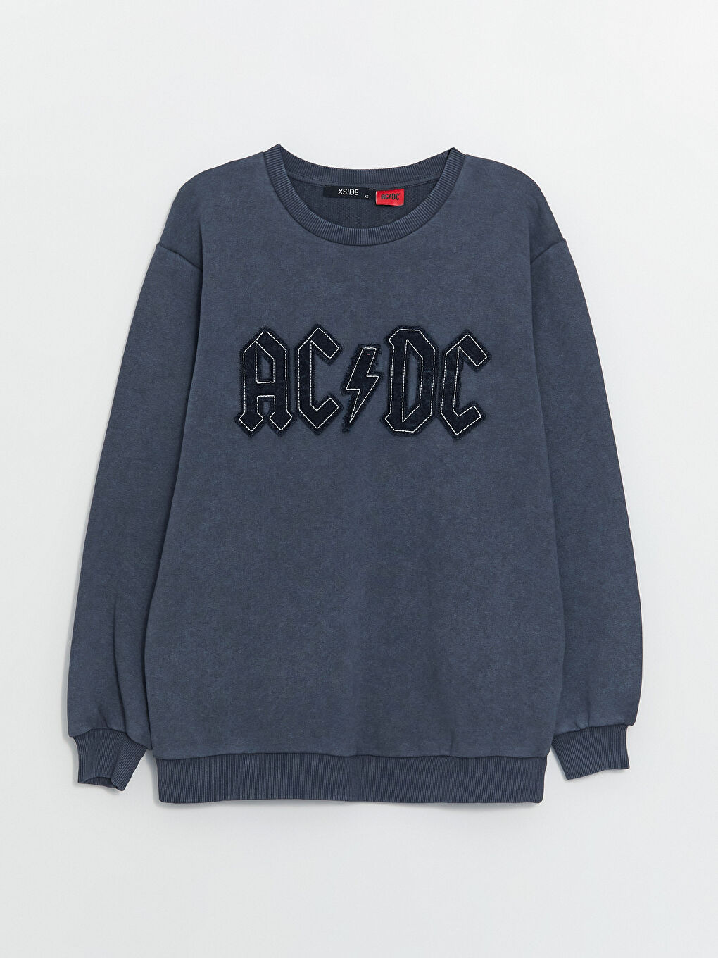 XSIDE Antrasit Bisiklet Yaka AC/DC Baskılı Uzun Kollu Oversize Kadın Sweatshirt - 5