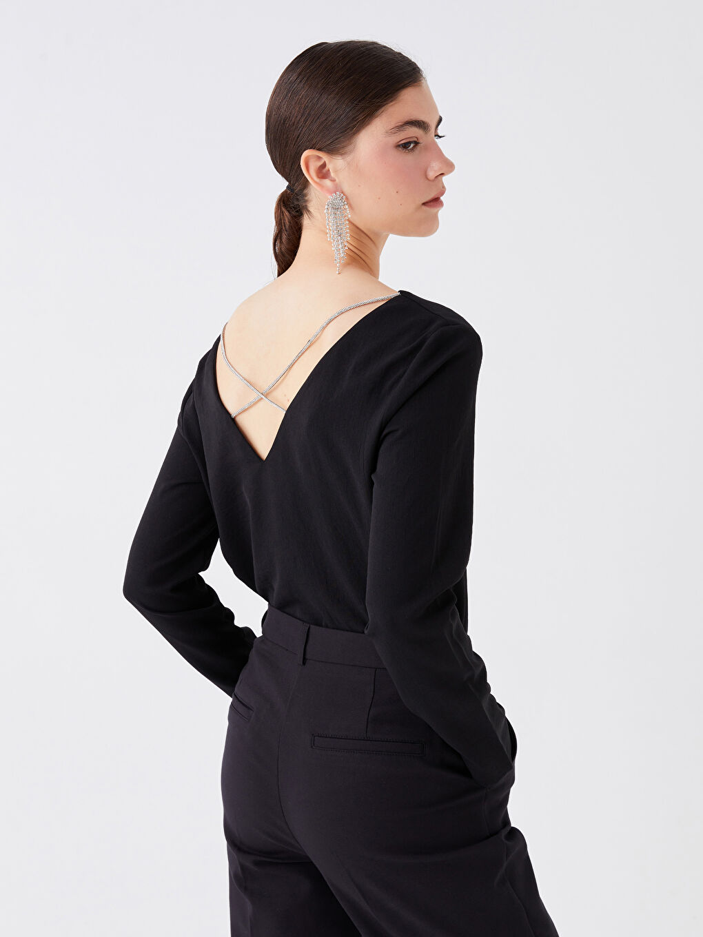 Siyah V Yaka Düz Uzun Kollu Kadın Bluz