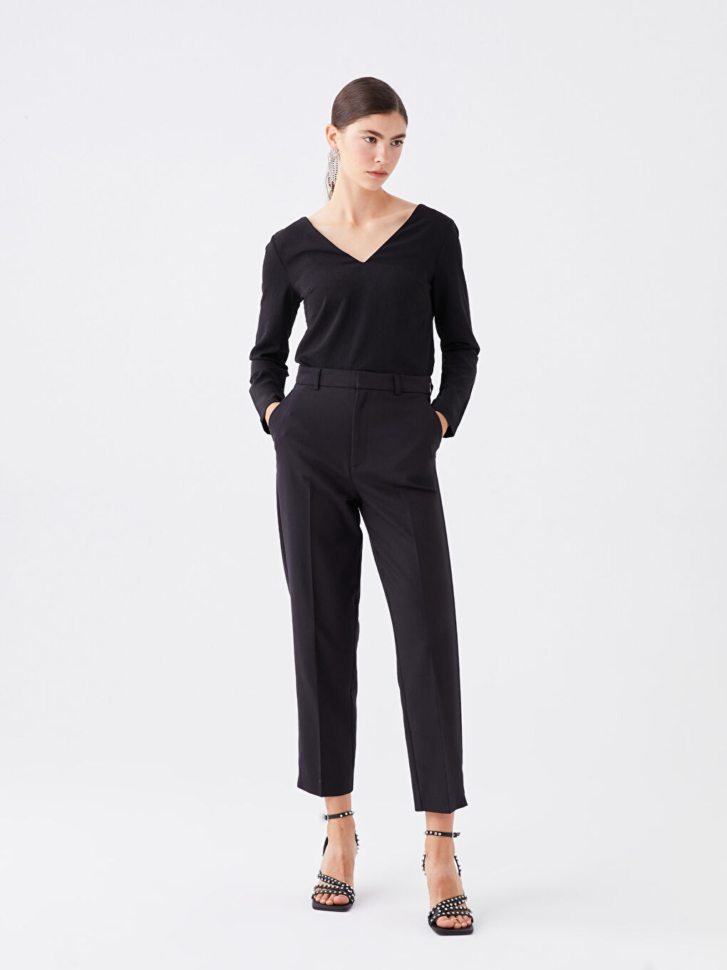 Siyah V Yaka Düz Uzun Kollu Kadın Bluz-2