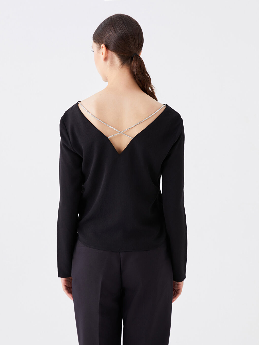 Siyah V Yaka Düz Uzun Kollu Kadın Bluz-4