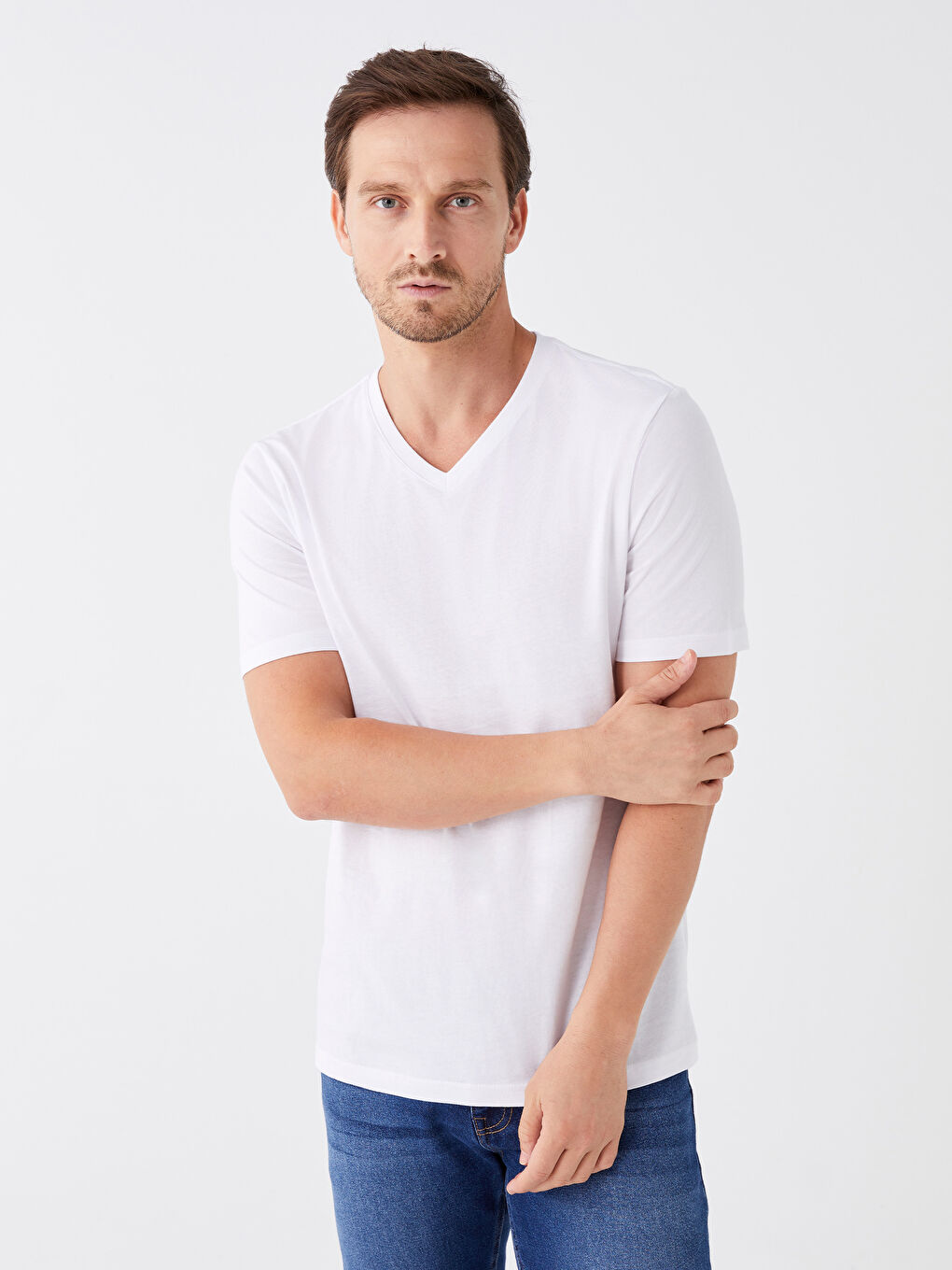 Beyaz V Yaka Kısa Kollu Penye Erkek Tişört-1