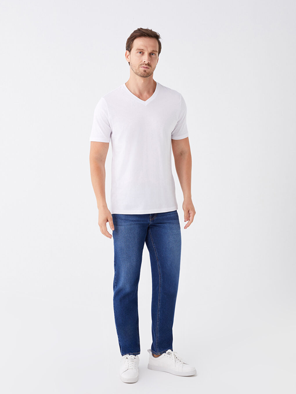 Beyaz V Yaka Kısa Kollu Penye Erkek Tişört-2