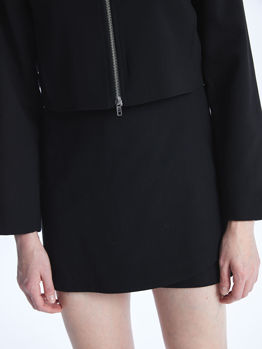 Siyah Standart Fit Kadın Şort Etek-4