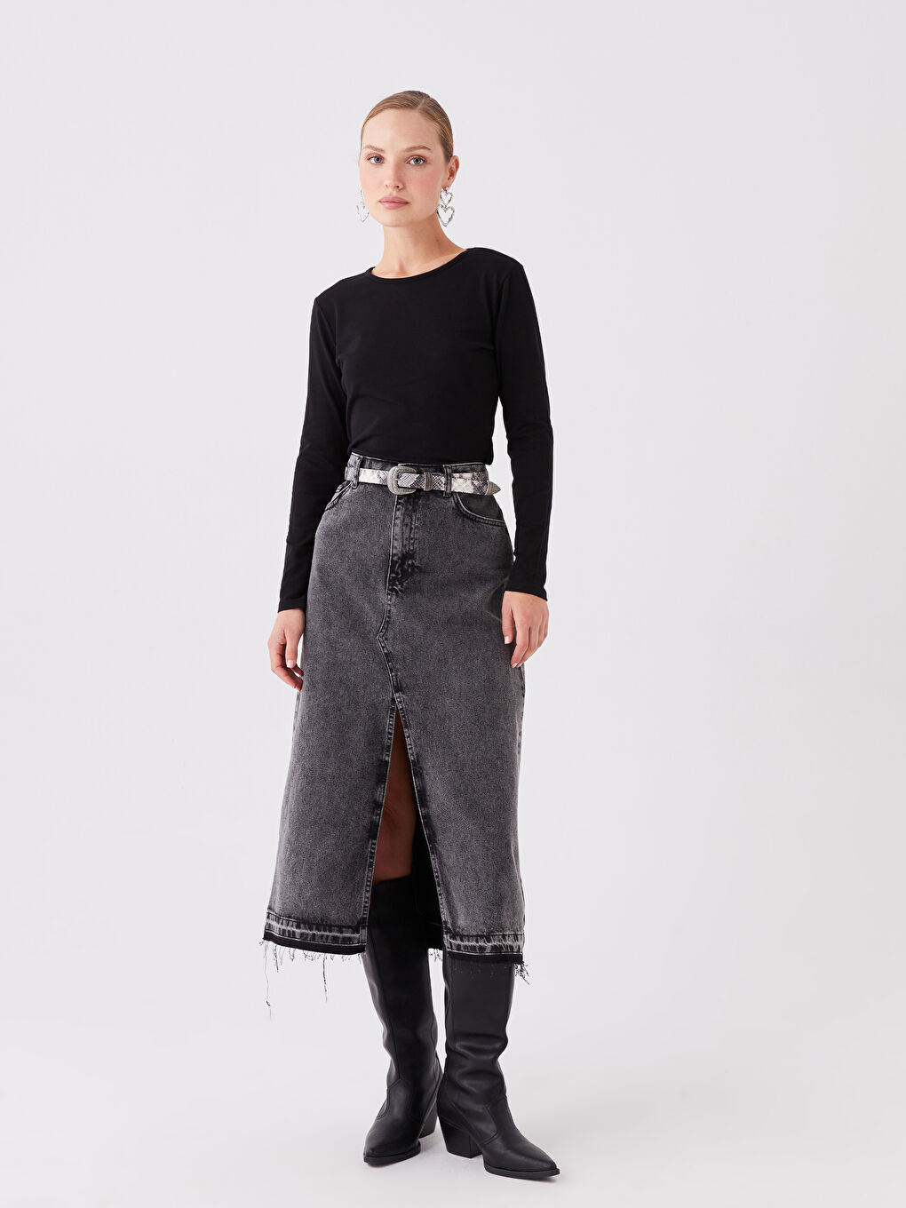 Siyah Bisiklet Yaka Düz Uzun Kollu Kadın Tişört-2