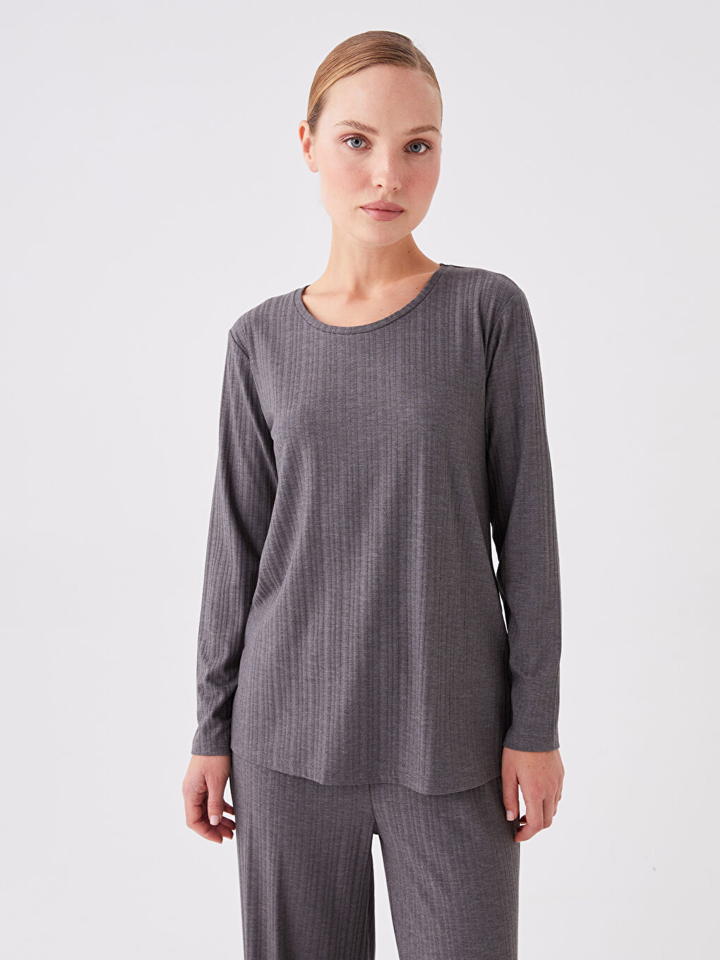 Gri Bisiklet Yaka Düz Uzun Kollu Kadın Tişört