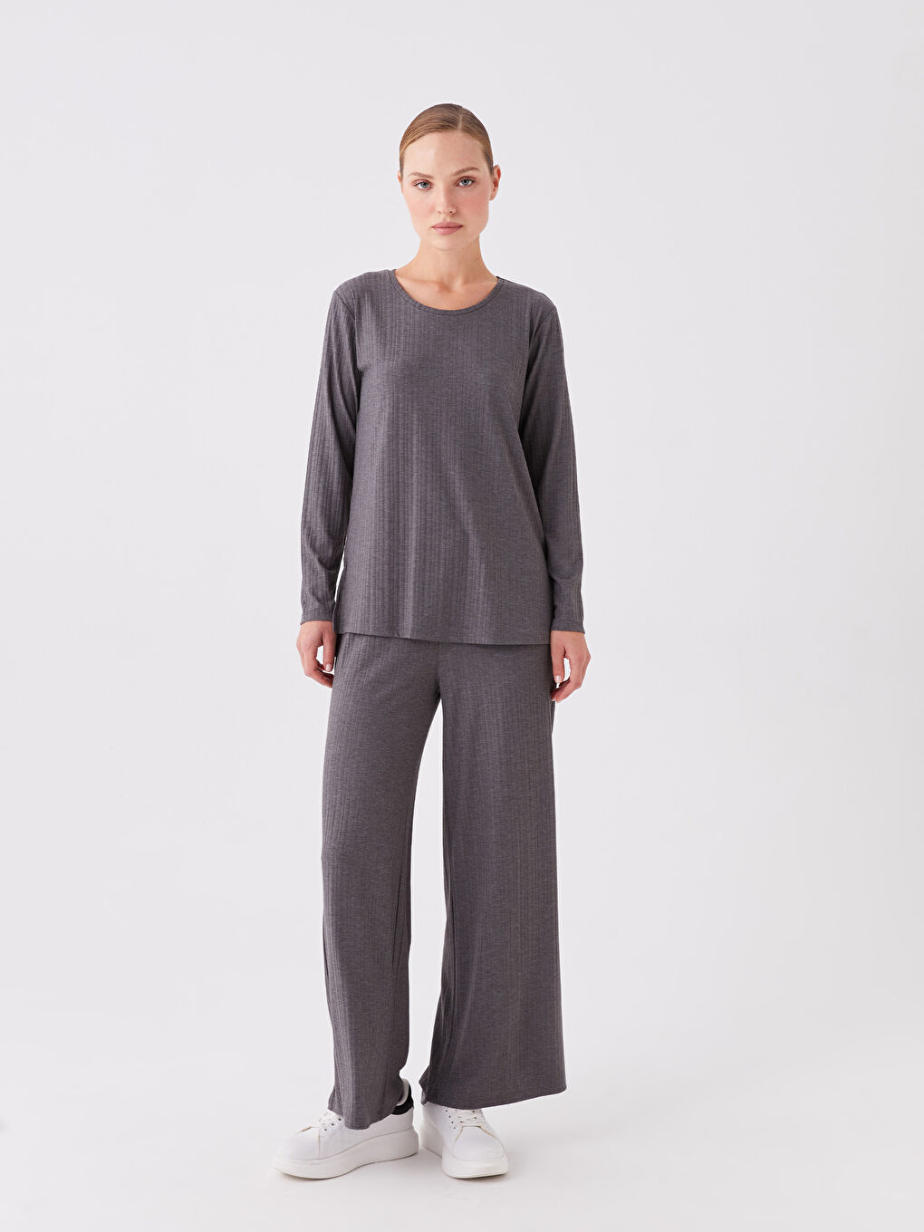 Gri Bisiklet Yaka Düz Uzun Kollu Kadın Tişört-2