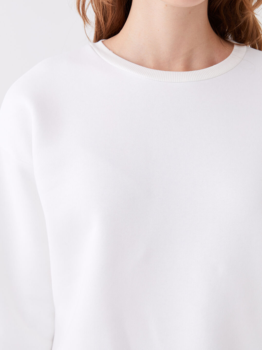 Beyaz Bisiklet Yaka Düz Uzun Kollu Kadın Sweatshirt-7