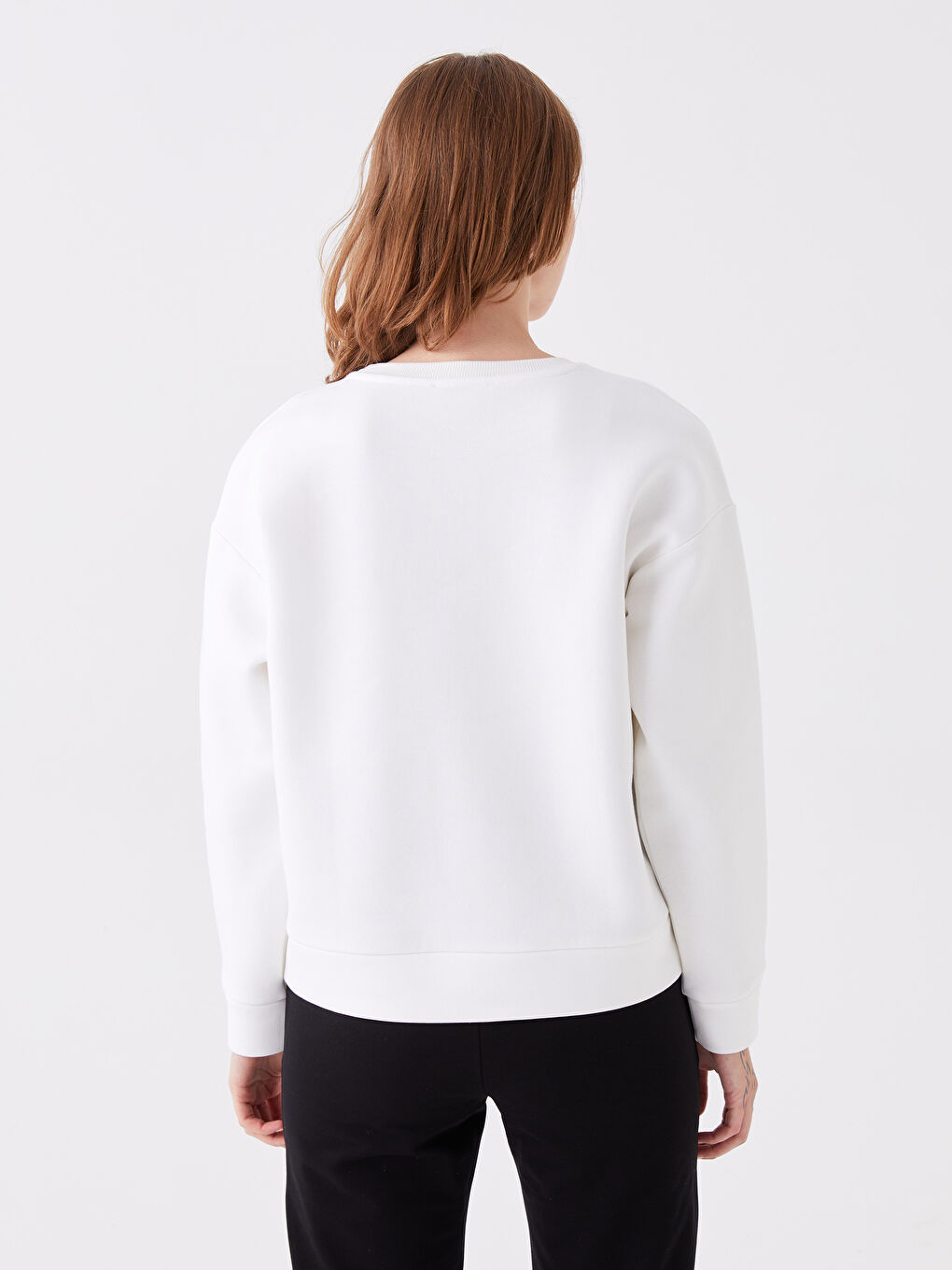 Beyaz Bisiklet Yaka Düz Uzun Kollu Kadın Sweatshirt-8