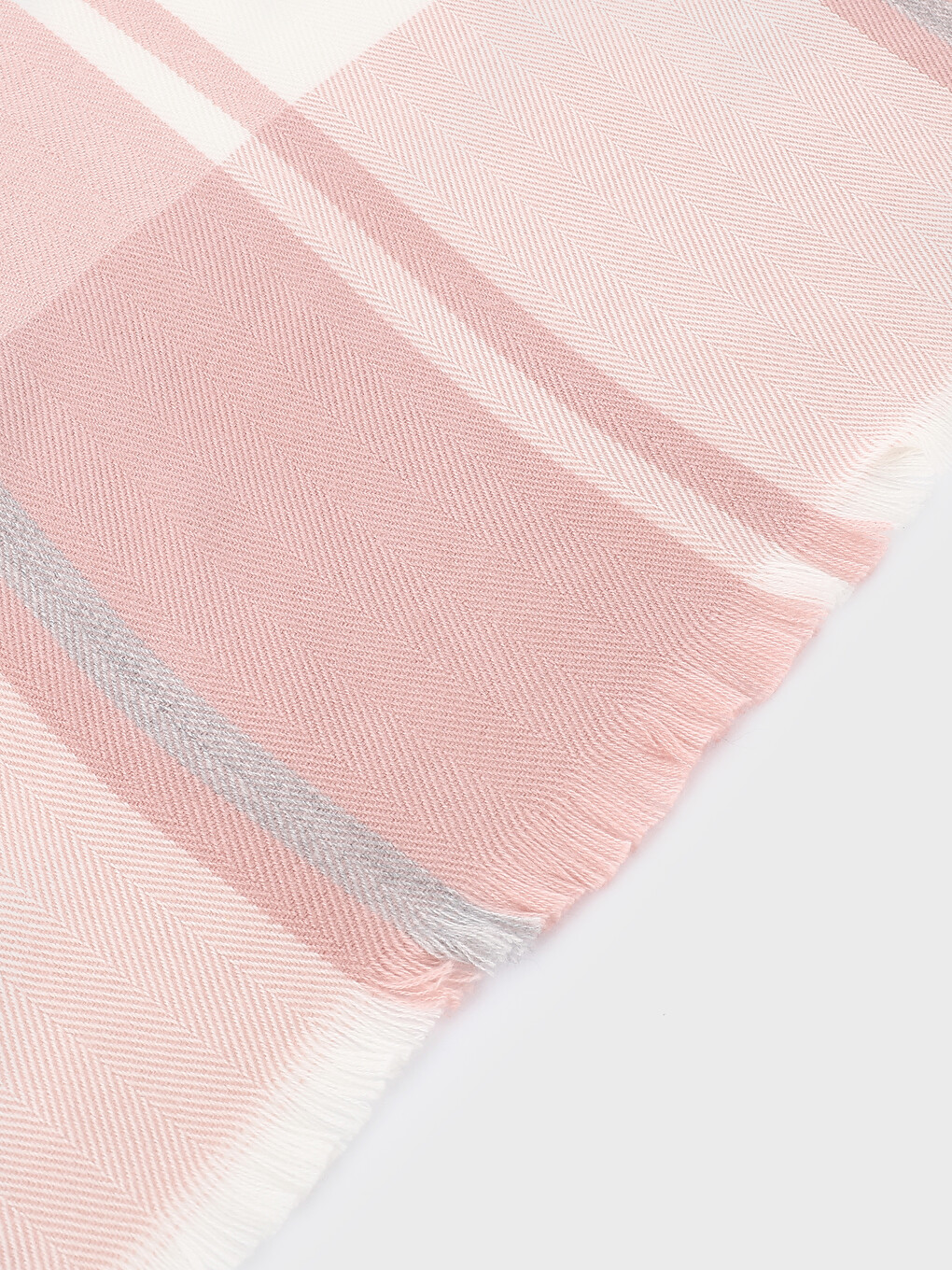 Plaid Patterned Tasseled Women's Scarf-3