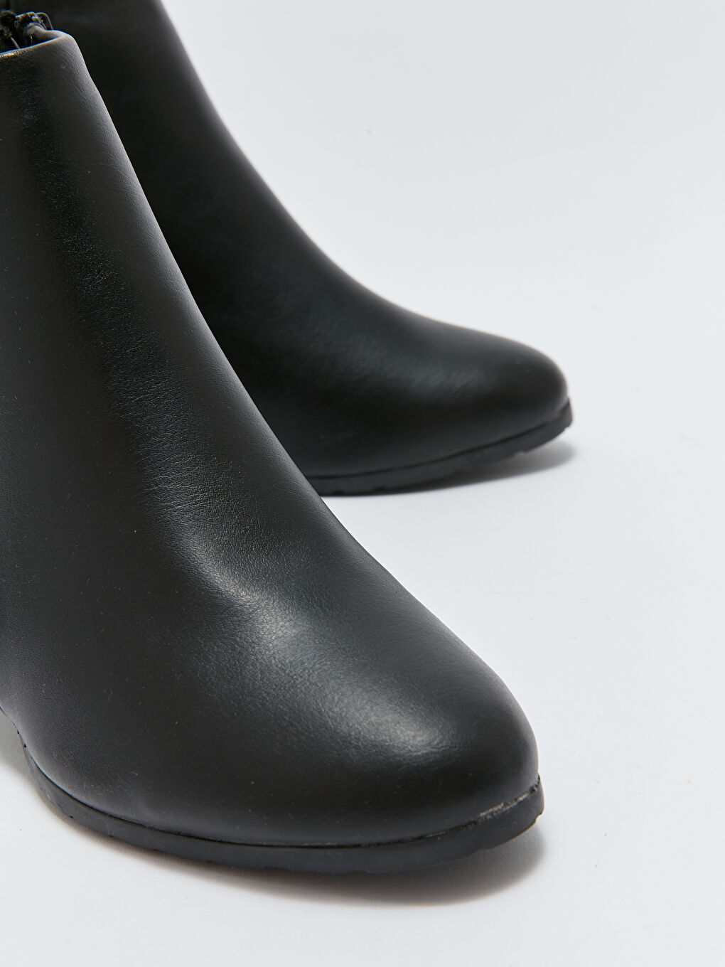 Ботуши с ток от изкуствена кожа за жени-3