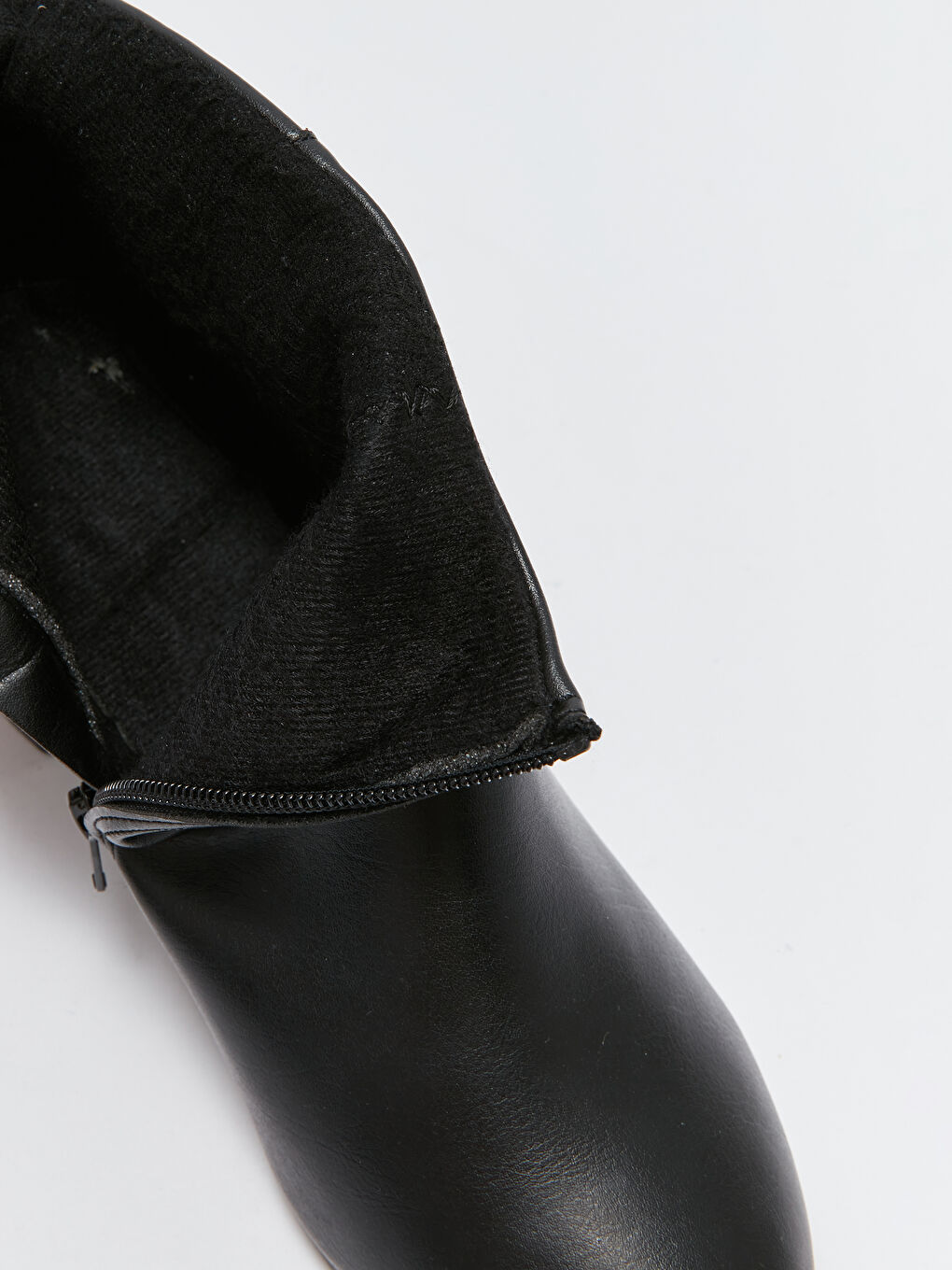 Ботуши с ток от изкуствена кожа за жени-4