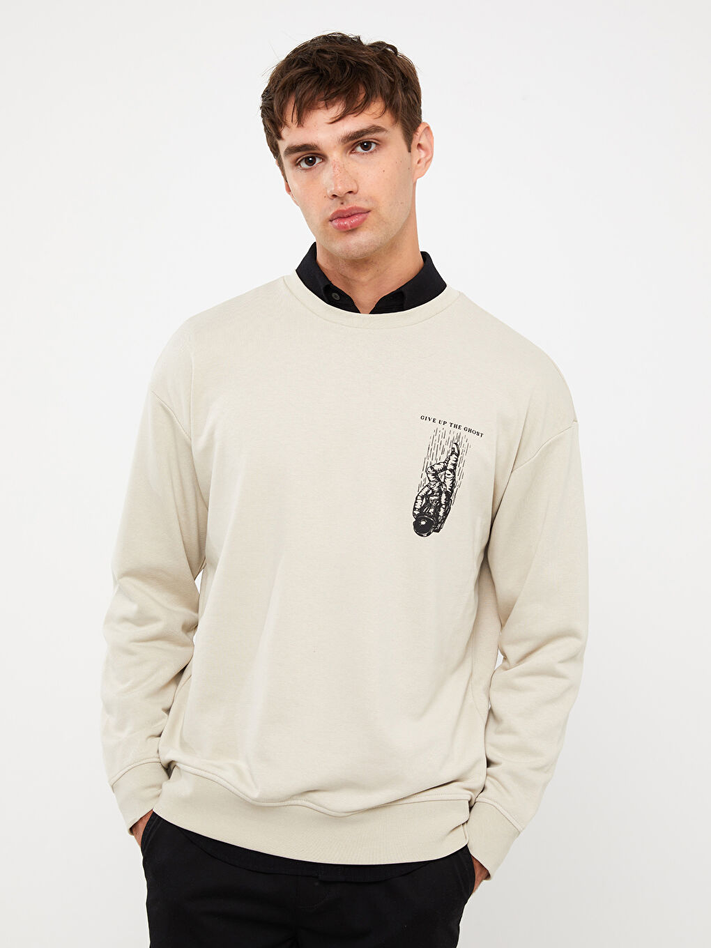 LCW Casual Açık Gri Bisiklet Yaka Uzun Kollu Baskılı Erkek Sweatshirt - 1