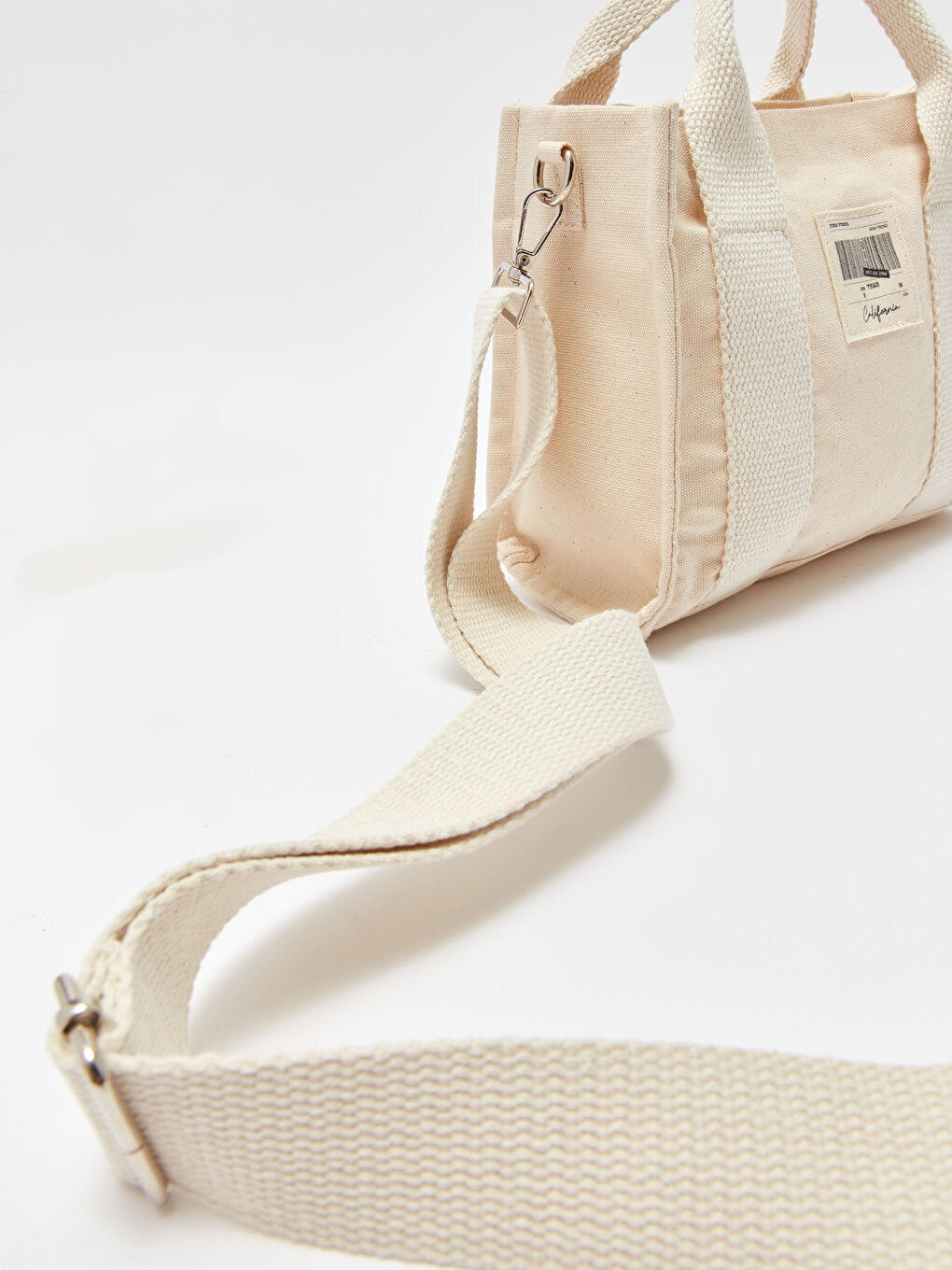 Ekru Etiket Baskılı Kadın El Çantası-6