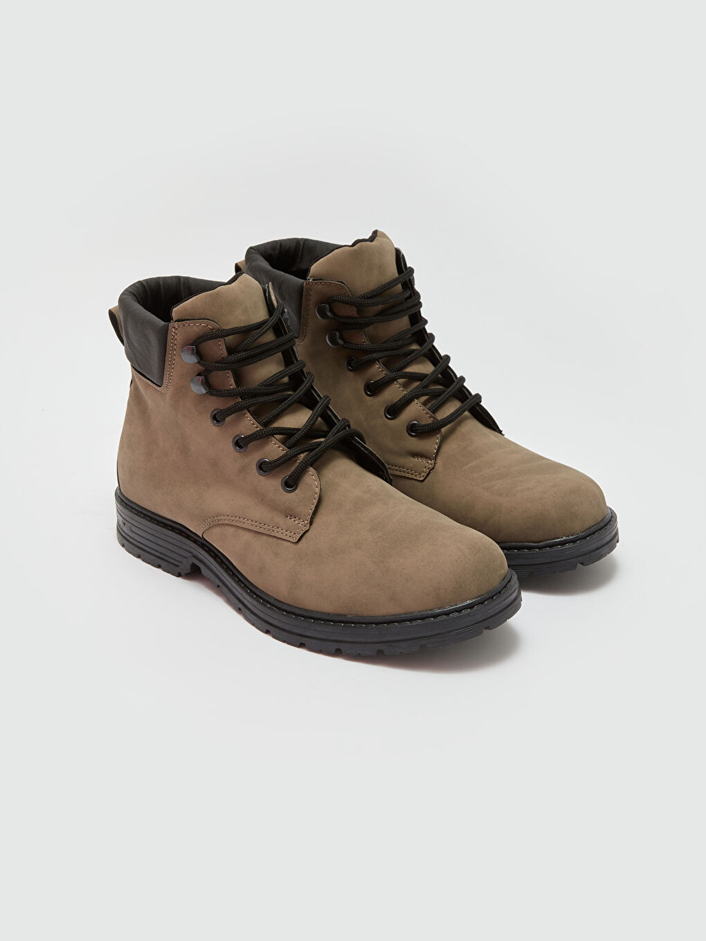 Bej Bağcıklı Erkek Bot